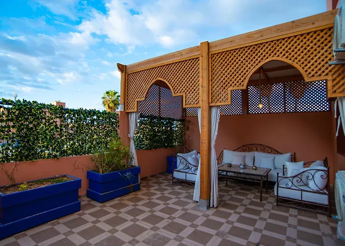 Hanna Modern - Patio & Bbq - Wifi - Center - Ac